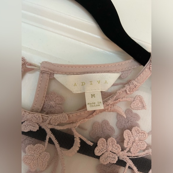 Boutique Lace Long Sleeve Top - Picture 3 of 4